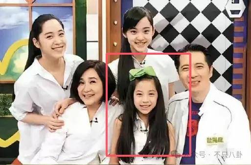前几年还被嘲长得土<strong></p>
<p>坚果</strong>，如今逆袭成大美女了？！
