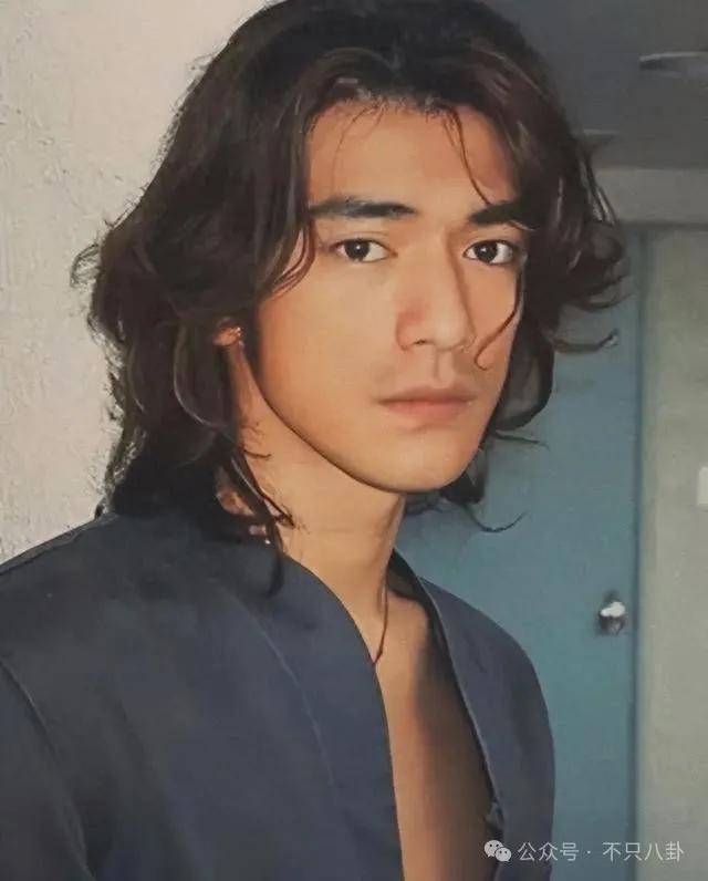 最神秘的男明星退圈了<strong></p>
<p>BitMart</strong>？一代神颜的他才是万千少女的梦啊……