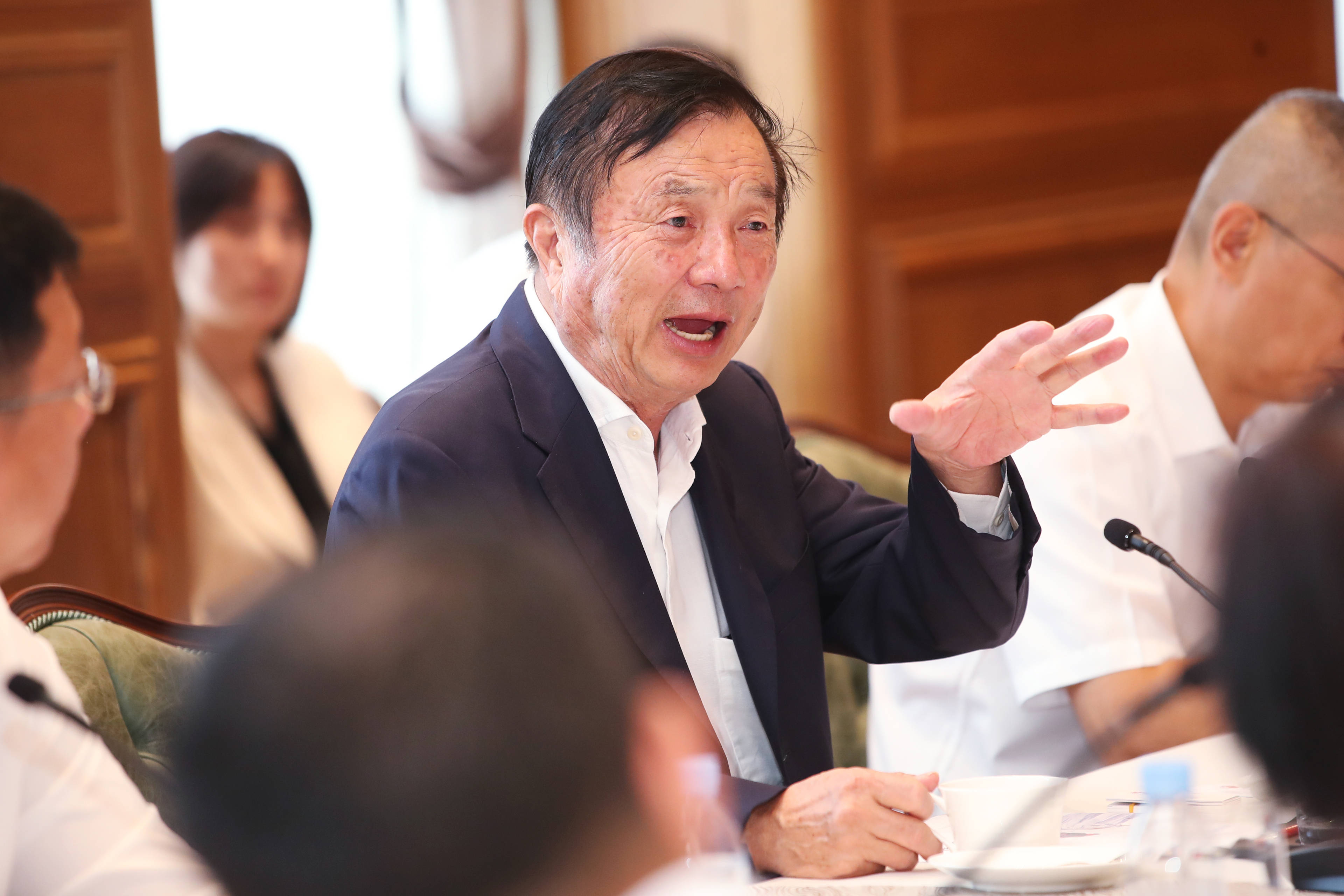 华为公布前三季度业绩：营业收入5859亿元<strong></p>
<p>CEX</strong>，净利润628.68亿元！任正非：今天还不能说华为能活下来