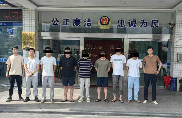 印章是假的<strong></p>
<p>鹿网</strong>，检测报告是假的，连官网也是假的……一起伪造公司印章案告破
