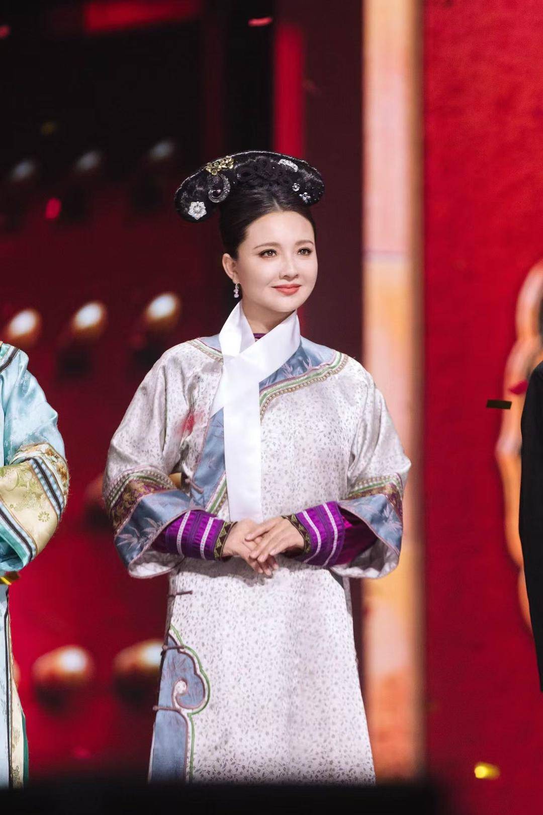 “槿汐姑姑”孙茜四上春晚：用<strong></p>
<p>币安binance网</strong>我的解说与视障朋友共享除夕盛宴丨封面头条