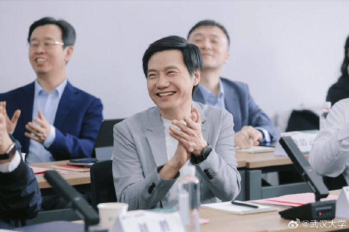 雷军回应如何保持好身材：英语不好已经让母校“蒙羞”<strong></p>
<p>币安异常交易</strong>，不能再形象欠佳