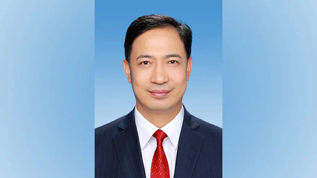 “70后”卢东亮<strong></p>
<p>vs</strong>，当选山西省省长