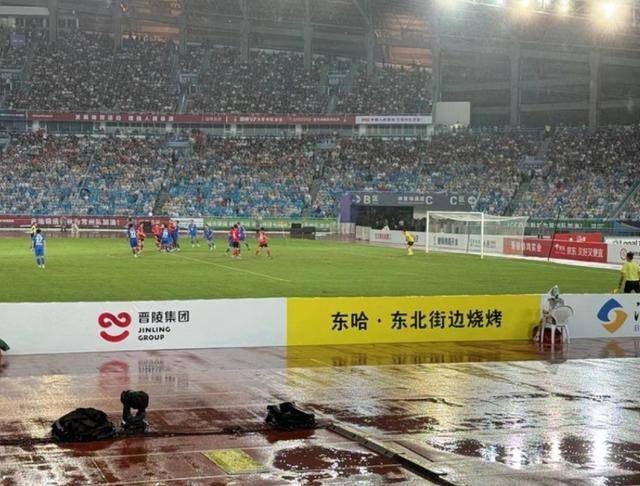 常州一烧烤店花10万赞助苏超<strong></p>
<p>芝麻</strong>，因系唯一个体赞助商爆火，附近商户：之前生意一直好
