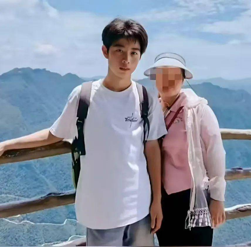 19岁高考生找暑假工被骗至缅甸<strong></p>
<p>数字交易平台okex</strong>，母亲：凌晨拨通儿子电话，口音奇怪的陌生人接听