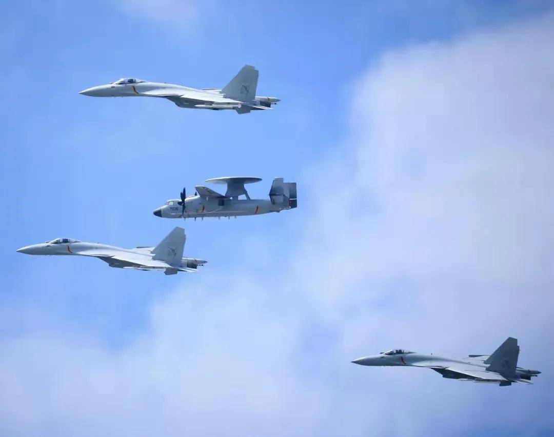 "重磅武器震撼登场！歼-15DT弹射型电子战机亮相<strong></p>
<p>数字交易平台okex</strong>，祖传的减速板已取消