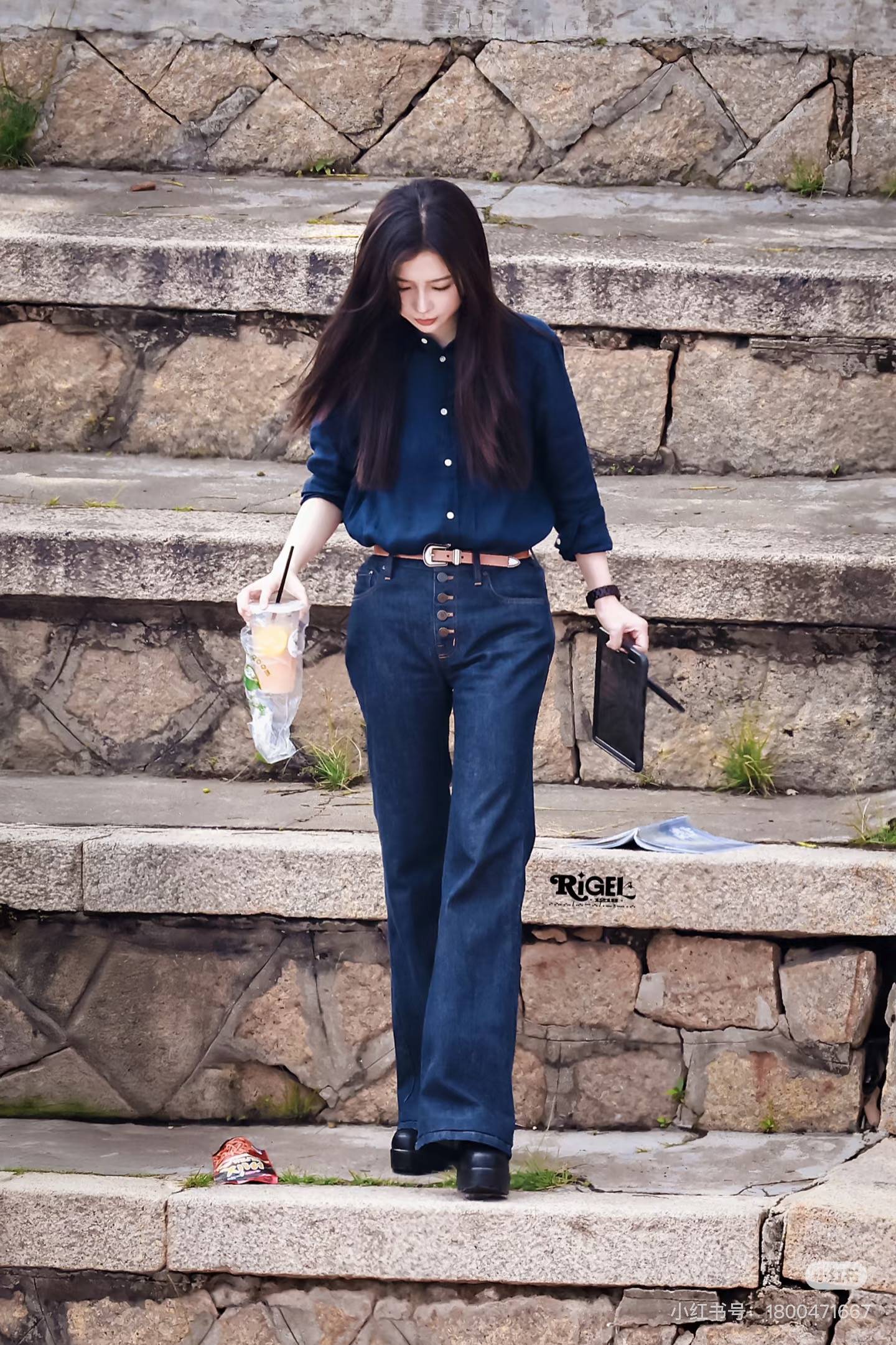 宋佳“体制内”穿搭上热搜<strong></p>
<p>OKex虚拟交易</strong>，朱珠穿西装也不失韵味，这股风终究被她们穿火了！