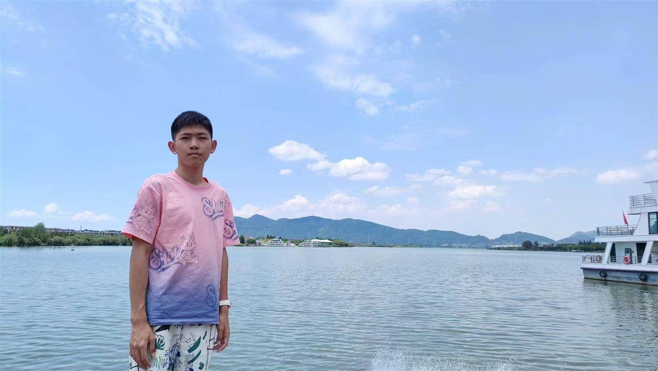 安徽一名18岁高中生坐飞机到西双版纳后失联<strong></p>
<p>OKex虚拟交易</strong>，景洪公安：目前没有进一步的消息