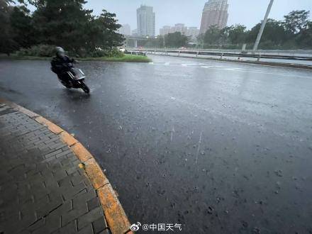 北京七区已现暴雨或大暴雨 早高峰城区及北部地区仍有明显降雨 注意出行安全<strong></p>
<p>欧易okex下载</strong>！