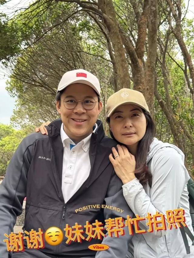 霍启刚专程飞新加坡<strong></p>
<p>欧易okex下载</strong>，见证郭晶晶入选国际游泳名人堂，二人结婚13年，育有一子两女
