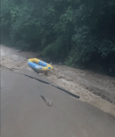 大峡谷漂流突降大雨<strong></p>
<p>欧易okex下载</strong>，24岁女游客落水失联！亲属：仍在搜寻中