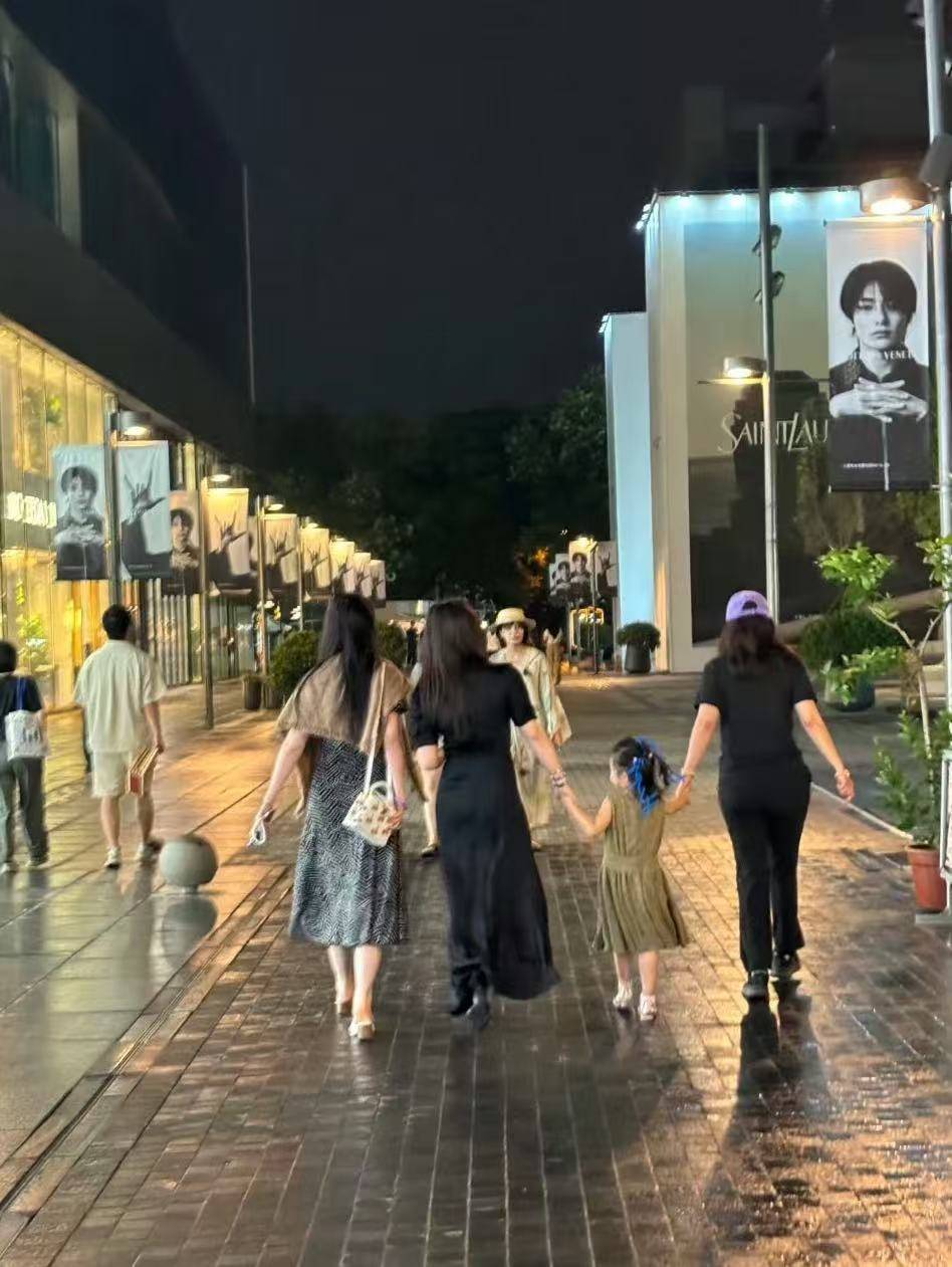 从“白幼瘦”到“气血感”<strong></p>
<p>欧易okex下载</strong>，审美标准终于“健康”了？