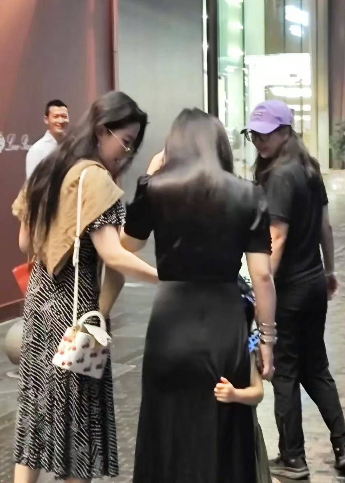 从“白幼瘦”到“气血感”<strong></p>
<p>欧易okex下载</strong>，审美标准终于“健康”了？