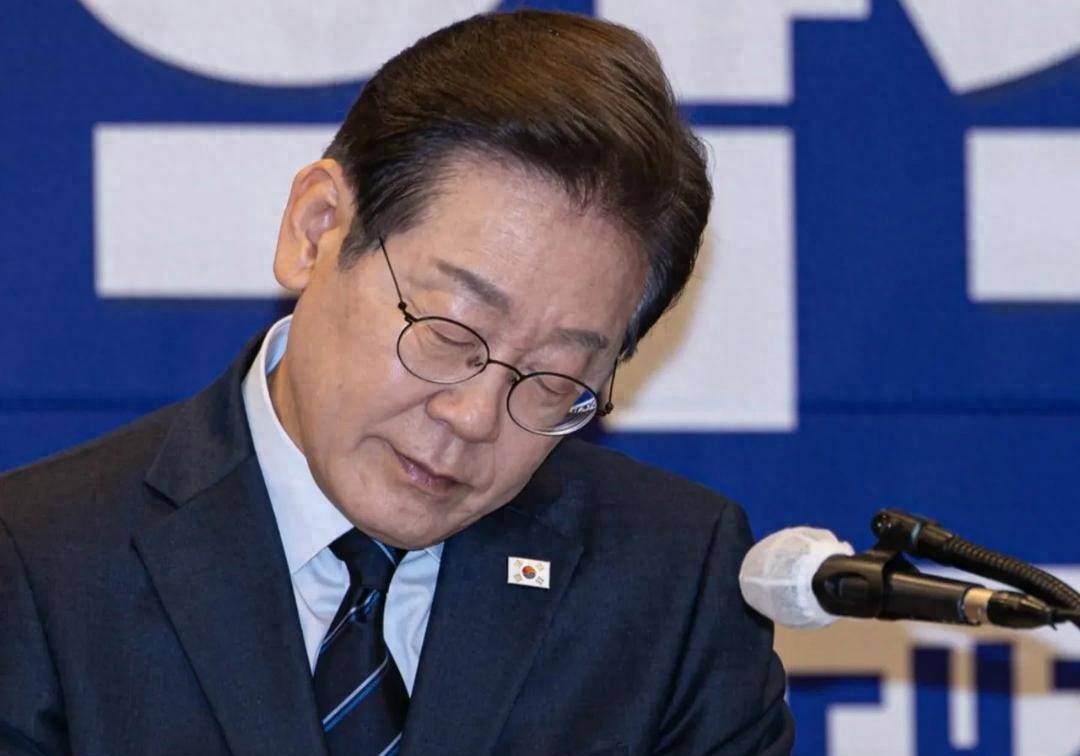 中国驻韩大使馆遭到袭击<strong></p>
<p>期货合约</strong>，韩国警方对此视而不见，李在明为何选择保持“沉默”？