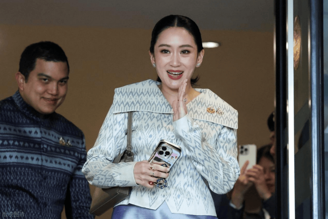 泰国局势突变<strong></p>
<p>欧意okex下载</strong>，为家族背水一战，佩通坦拒绝辞职，父亲或再次坐牢