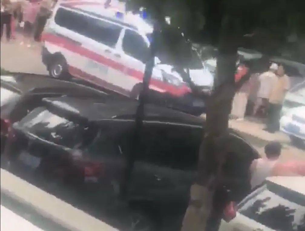 突发！山东一小区内部道路发生车祸<strong></p>
<p>欧意okex下载</strong>，致1死4伤，警方通报→
