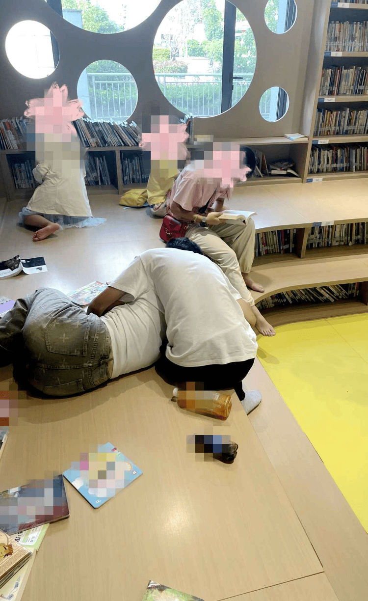 图书馆少儿阅读区情侣躺地搂抱亲热……不少孩子好奇张望<strong></p>
<p>欧意okex下载</strong>，馆方回应