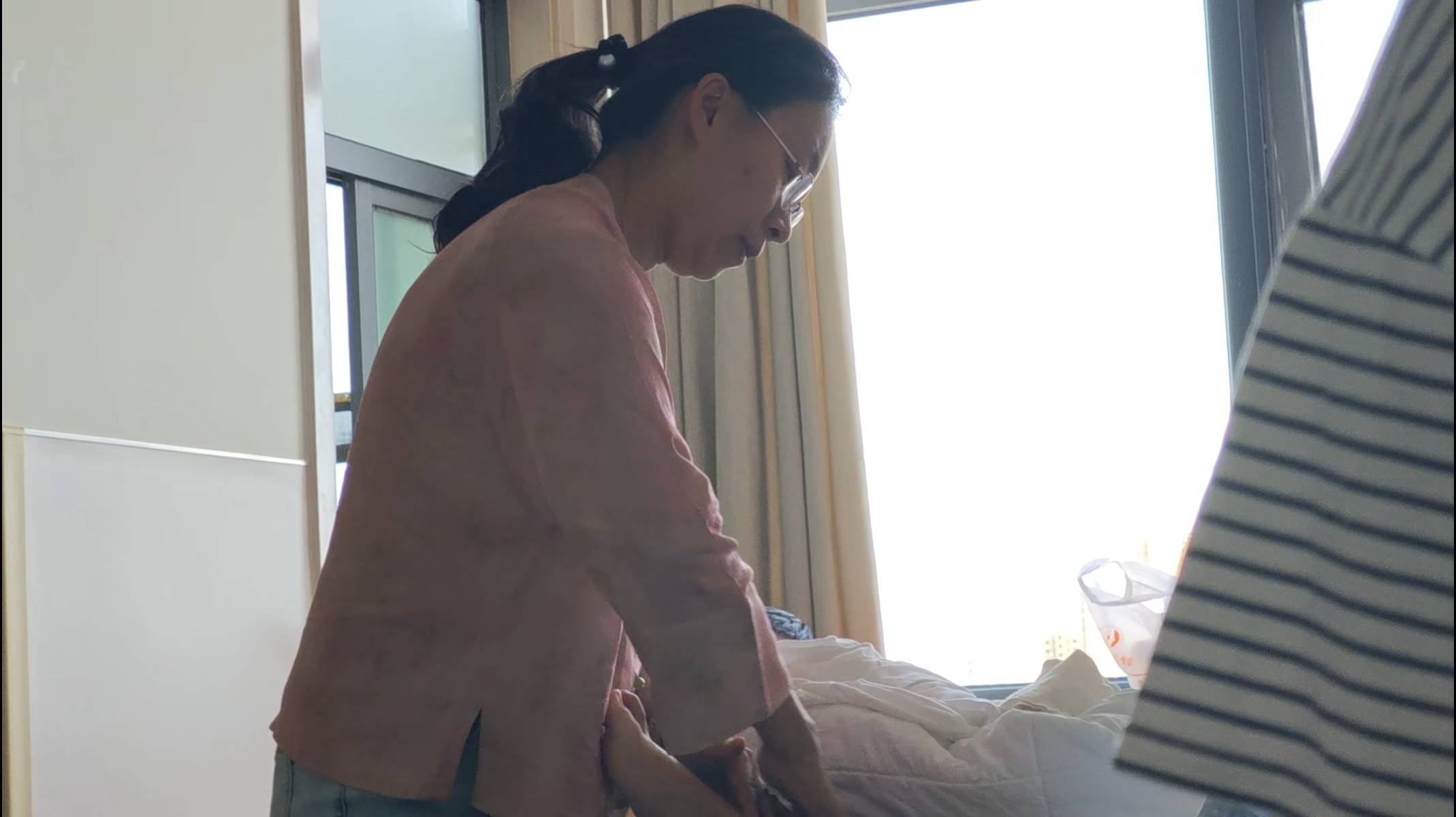 港大女博士放弃985回甘肃<strong></p>
<p>欧意okex下载</strong>，研究县城“失败者”