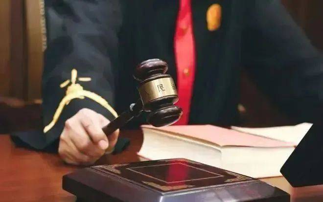 会计主任被调岗干保洁！虽薪资不变<strong></p>
<p>okex下载链接</strong>，但拒服从安排！公司：旷工，辞退！双方闹至法院…
