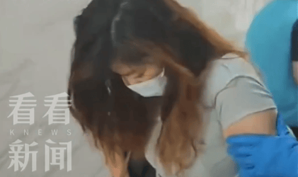 女艺人撞警逃逸被当场压制<strong></p>
<p>okex下载链接</strong>，躺地大喊“不能呼吸”，事后否认冲撞！