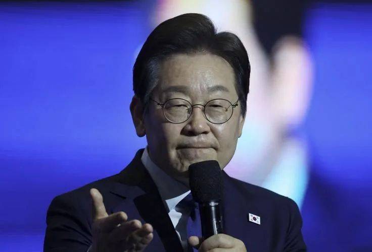 李在明确定不出席中国阅兵了？中方接到一通电话<strong></p>
<p>okex提现</strong>，我外长打开天窗说亮话，对外释放信息量大