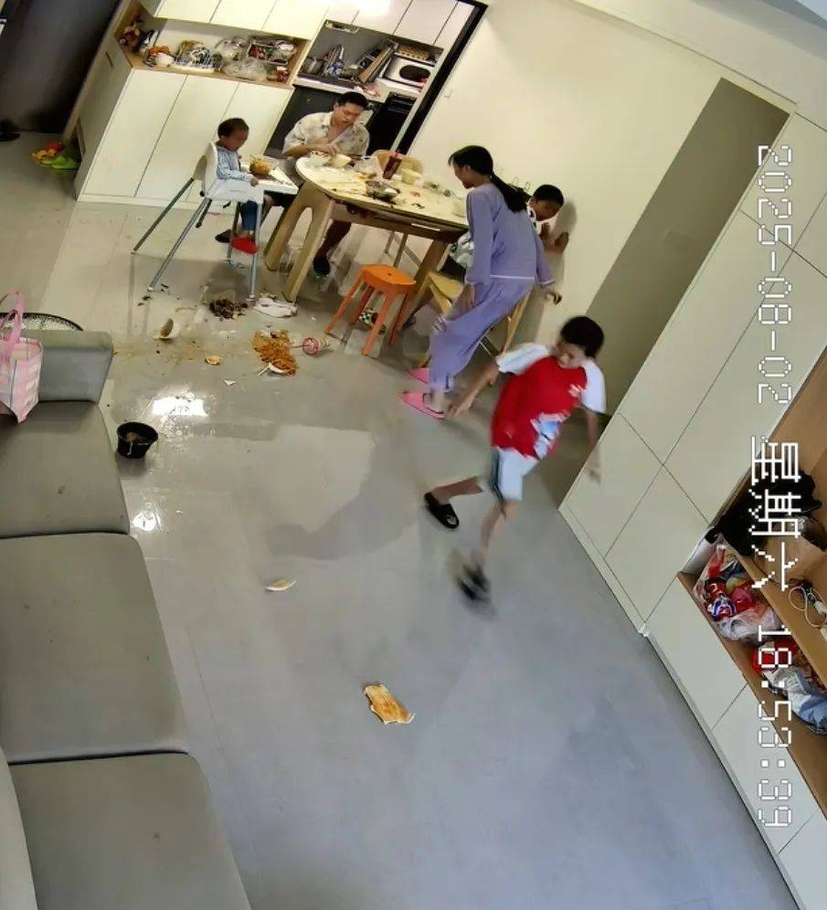 男子没吃到鸡蛋念叨致妻子崩溃摔碗！多地否认事发地<strong></p>
<p>okex充值</strong>，网友疑起号
