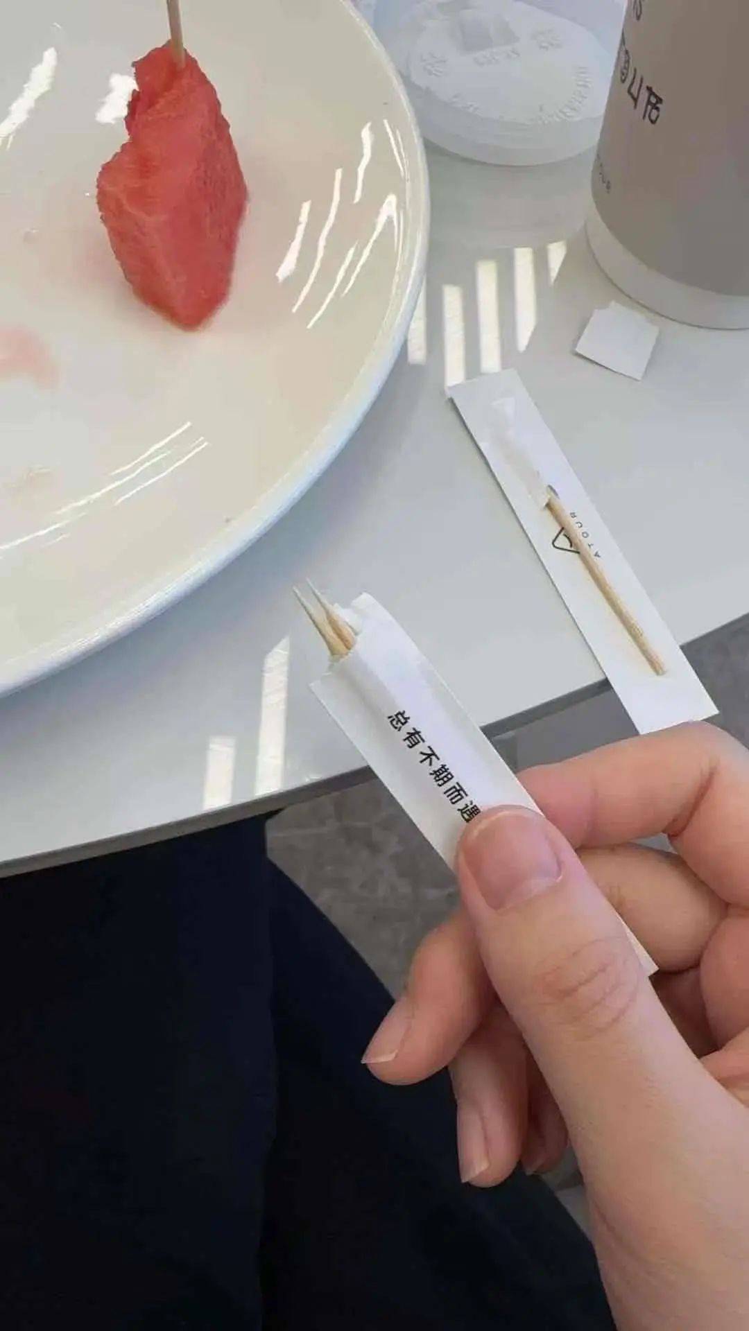 女子称“在亚朵酒店内用牙签<strong></p>
<p>okex充值</strong>，入口后猛然发现可能是别人用过的”，店方回应