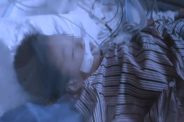 卧室门打不开<strong></p>
<p>okex充值</strong>，爸爸接了通电话，撬门后发现4岁半儿子从22楼坠落，蜷缩在一楼绿化带……