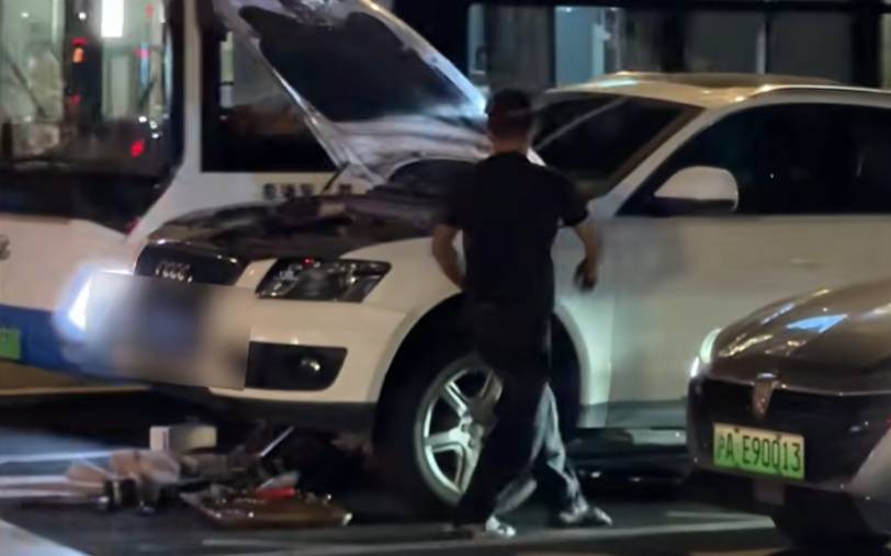 上海警方：王某（男<strong></p>
<p>okex期货</strong>，40岁）、邹某某（男，43岁）被处罚！事发闹市区，这一幕太离谱…