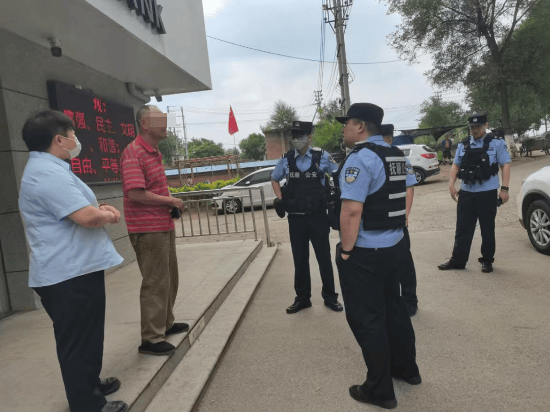 男子携7张定期存单要提前取款<strong></p>
<p>okex下载方式</strong>，银行柜员发现疑点……