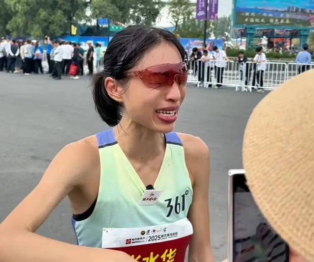 “最快女护士”跑马夺冠后<strong></p>
<p>欧易官方网站最新</strong>，哭求“领导支持调休”，网友吵翻