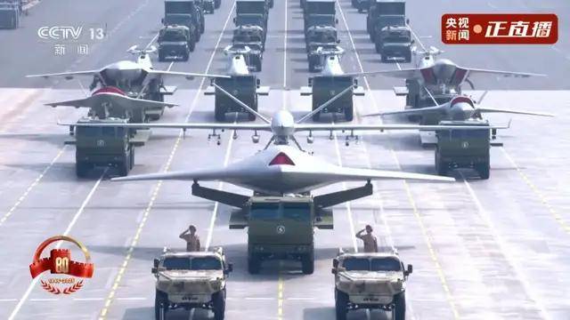 不装了<strong></p>
<p>欧易okex交易费多少</strong>！一口气看完九三大阅兵武器装备！谁说我们一个也不认识？