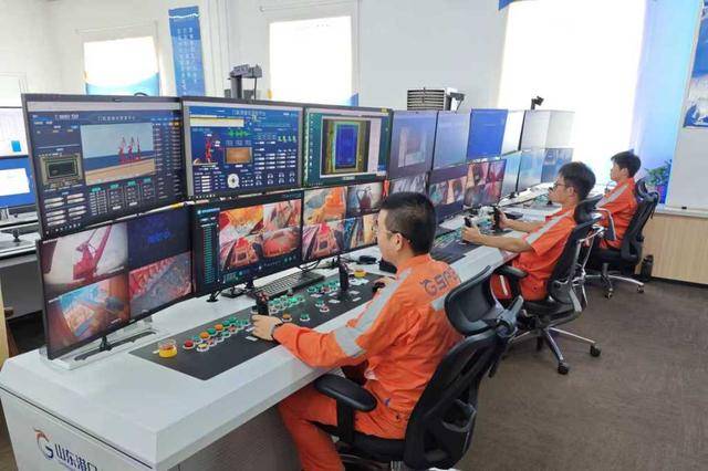 3名司机接卸12.2万吨铁矿石<strong></p>
<p>欧易(okex)</strong>！青岛港干散货码头首次实现门机“一控二”全船自动化作业
