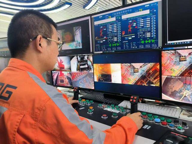 3名司机接卸12.2万吨铁矿石<strong></p>
<p>欧易(okex)</strong>！青岛港干散货码头首次实现门机“一控二”全船自动化作业