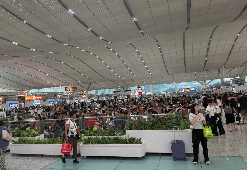“不亚于春节回家”！凌晨5点<strong></p>
<p>以太坊交易平台okex</strong>，深圳有人已经堵在路上……