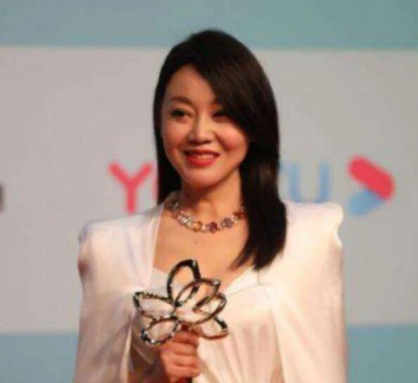 闫妮微醺式演唱再上热搜！35岁爆红后速成大满贯视后<strong></p>
<p>以太坊交易平台okex</strong>，她是松弛美学的代言人